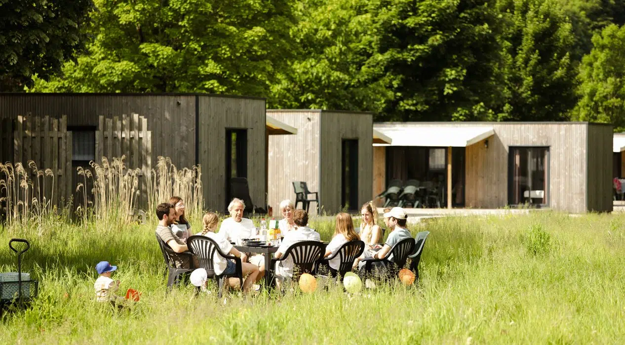 Envie d’un été nature, confort et convivial ? Welcome au Florenville Camping !