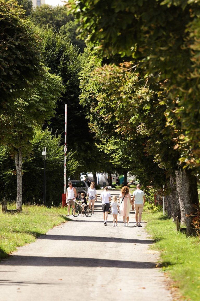 Emplacement camping au bord de la Semois, Camping Le Florenville