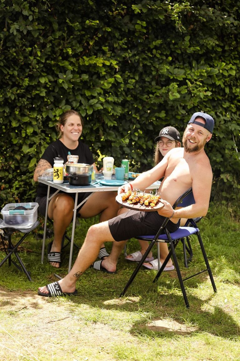 Emplacement camping au bord de la Semois, Camping Le Florenville
