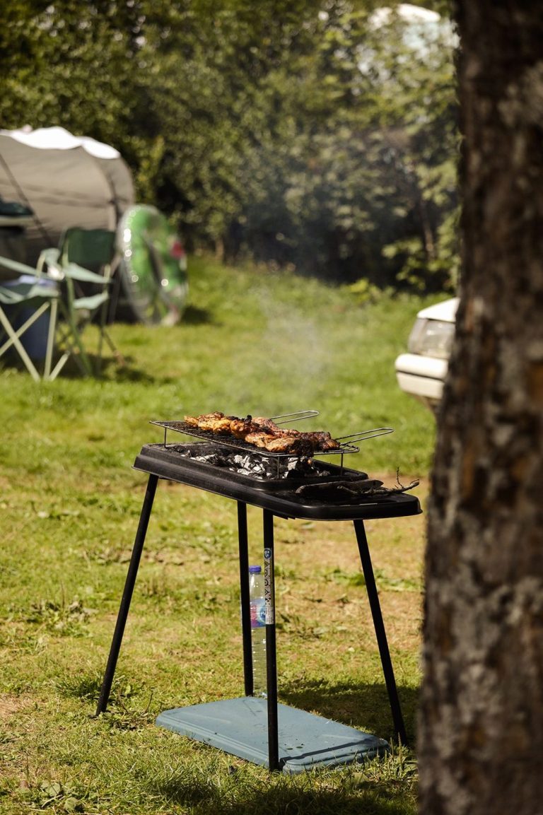 Kampeerplaats in het groen in de Gaume, Camping Le Florenville
