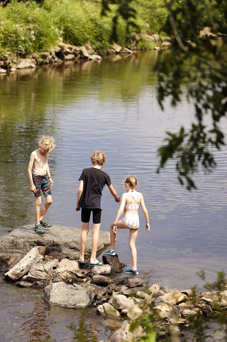 Emplacement camping au bord de la Semois, Camping Le Florenville