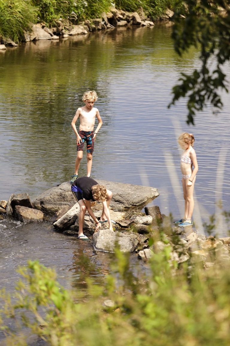 Emplacement camping au bord de la Semois, Camping Le Florenville