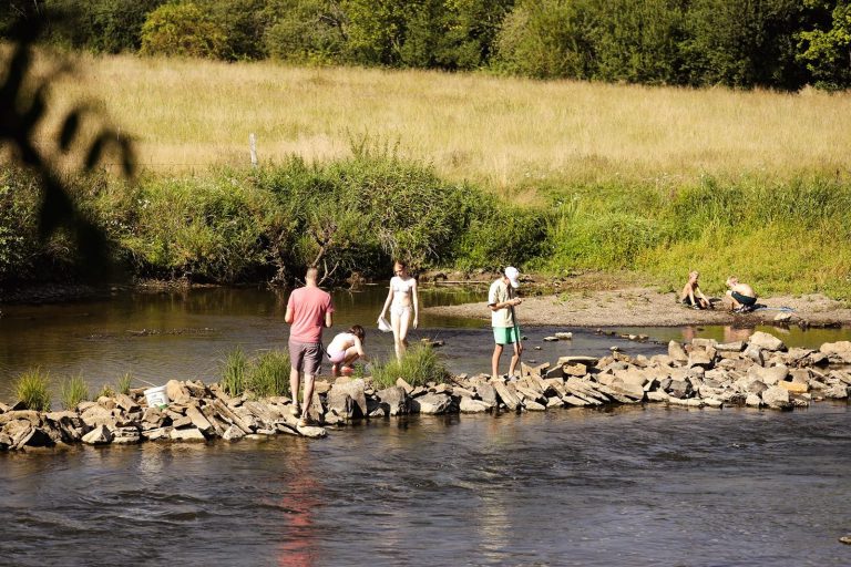 Emplacement camping au bord de la Semois, Camping Le Florenville