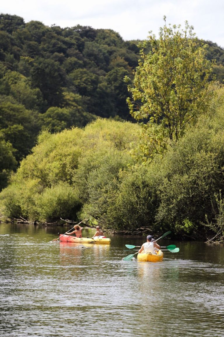 Emplacement camping au bord de la Semois, Camping Le Florenville