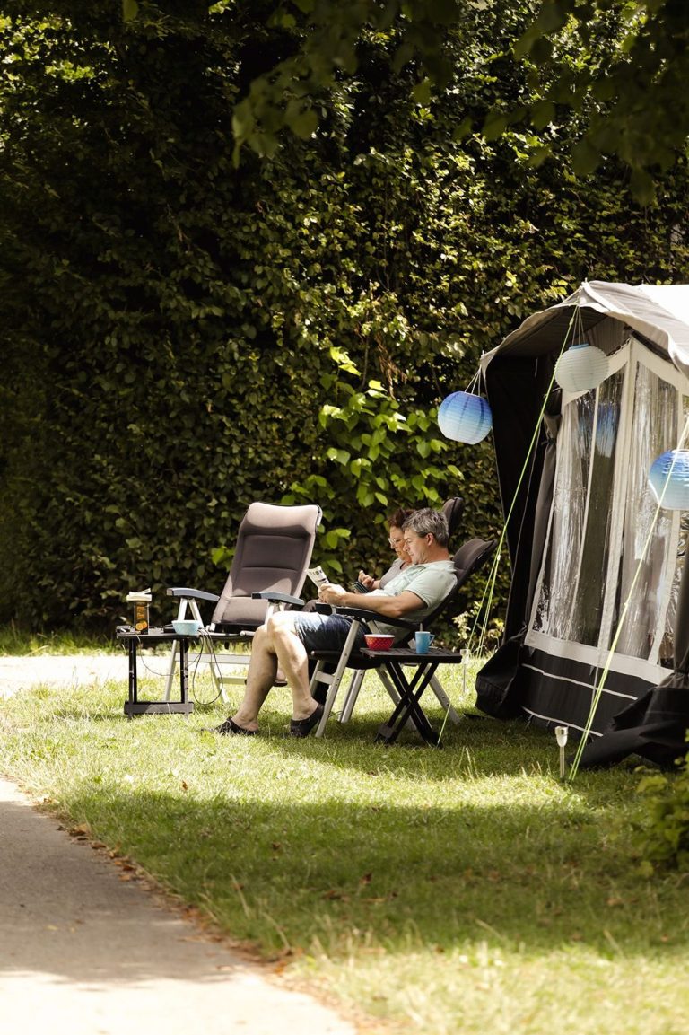 Emplacement camping au bord de la Semois, Camping Le Florenville