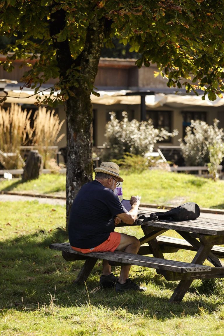 Kampeerplaats in het groen in de Gaume, Camping Le Florenville