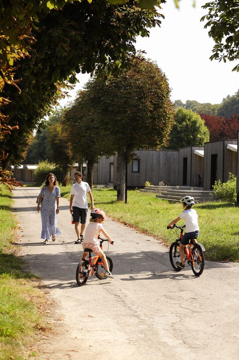 Emplacement camping au bord de la Semois, Camping Le Florenville