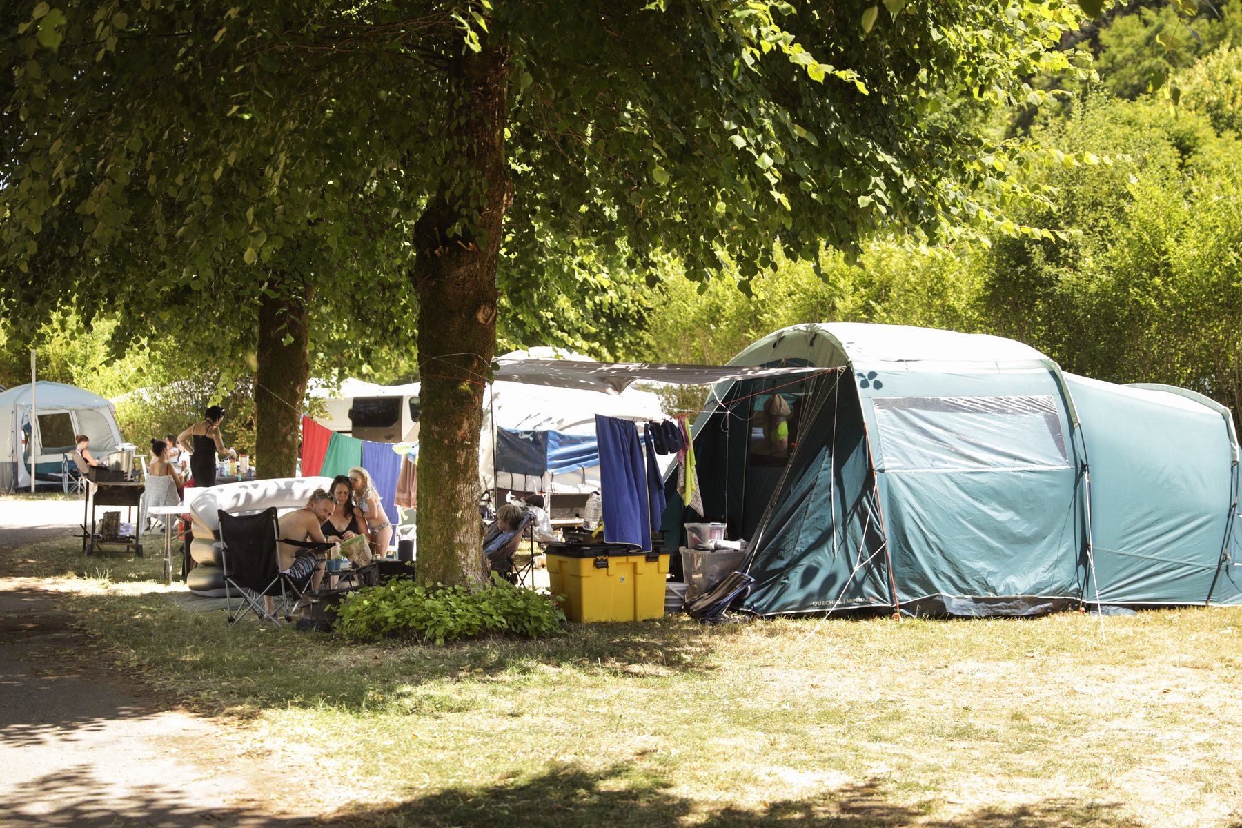 Kampeerplaats in het groen in de Gaume, Camping Le Florenville