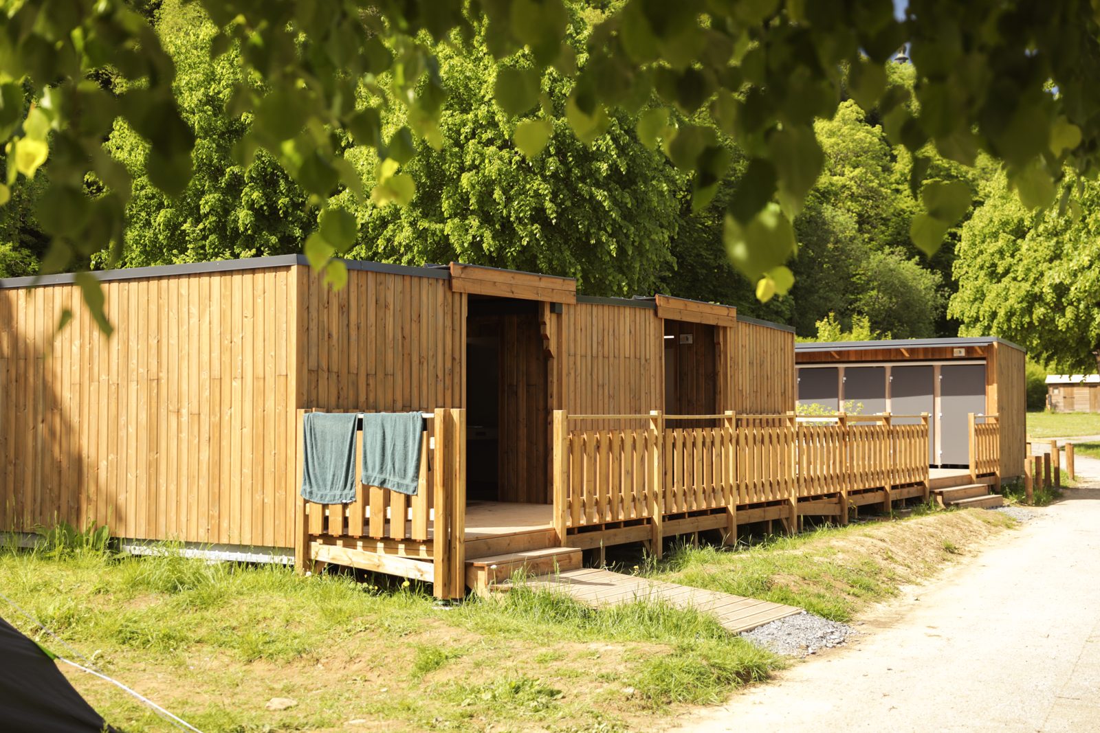 Wooden Nest 29 mobile home with covered terrace, Camping Le Florenville
