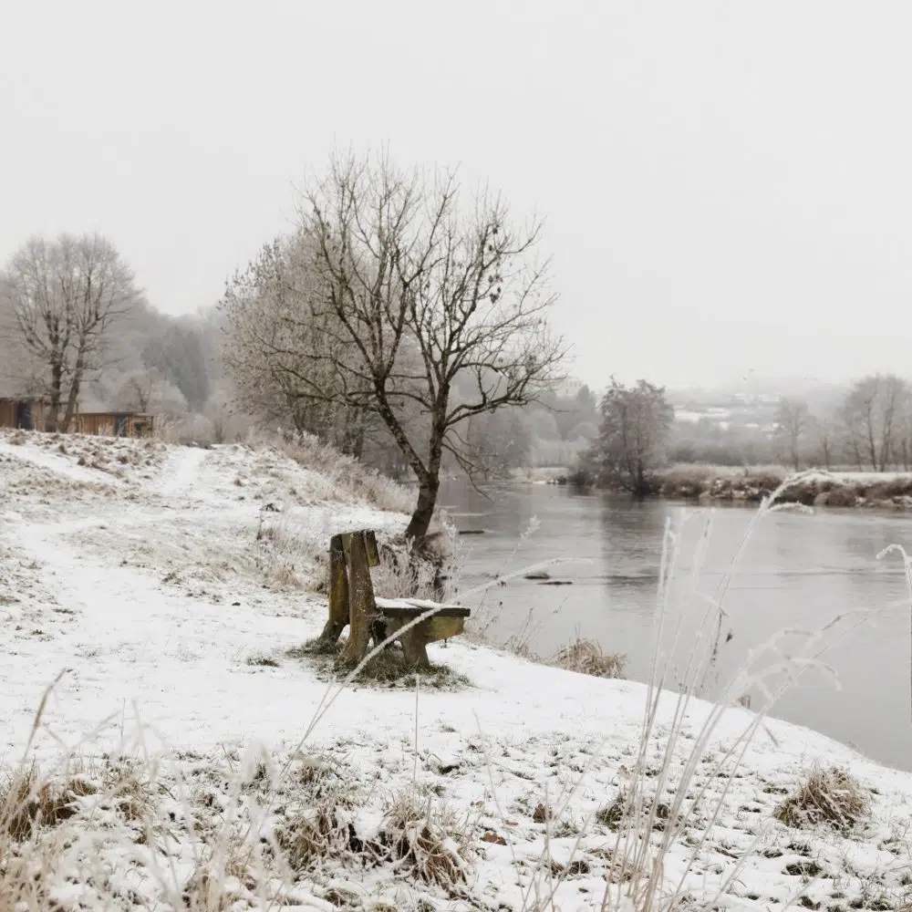 hiver-neige-semois-berges-camping-florenville